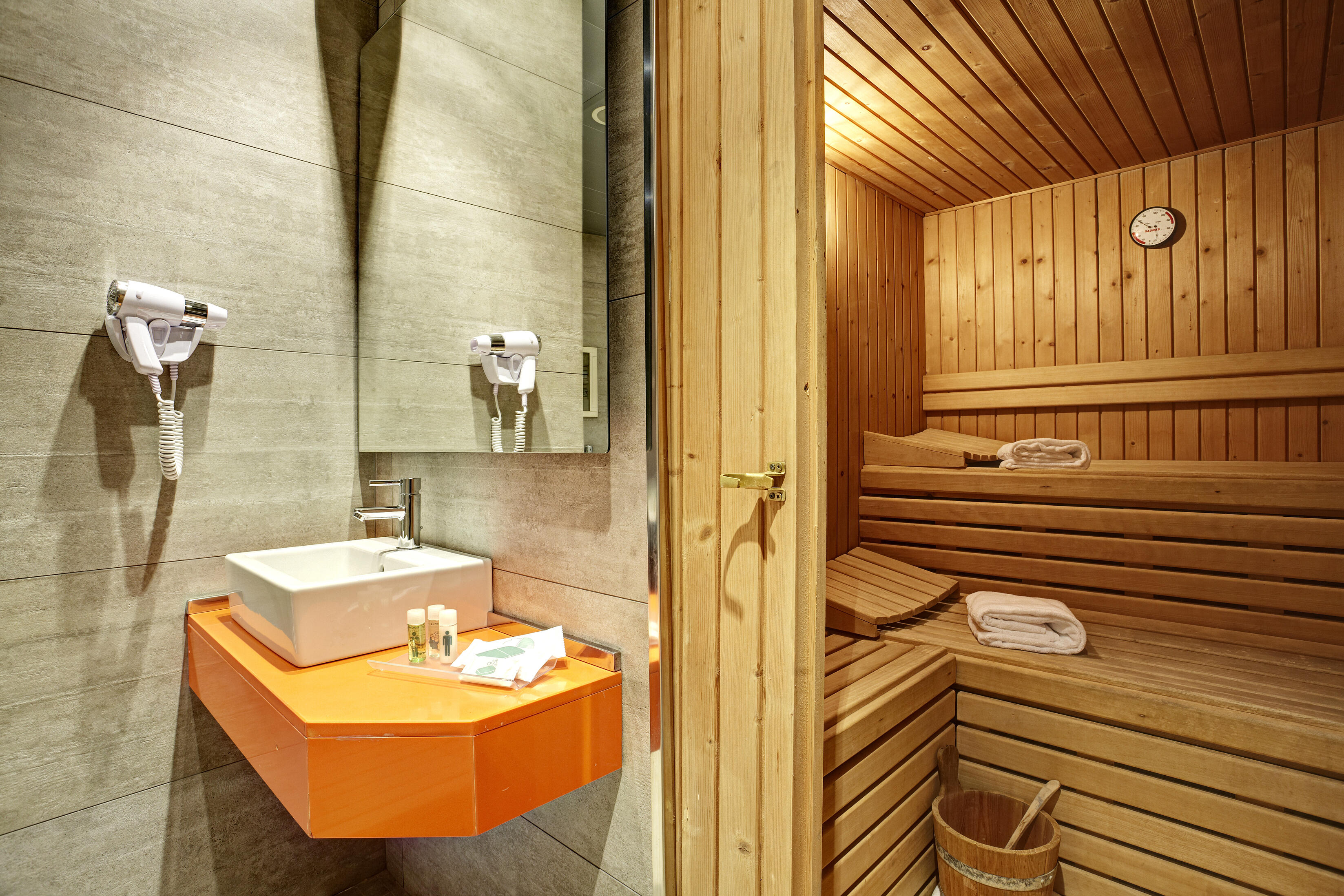 HCA-FO-20140521-SAUNA (3).jpg